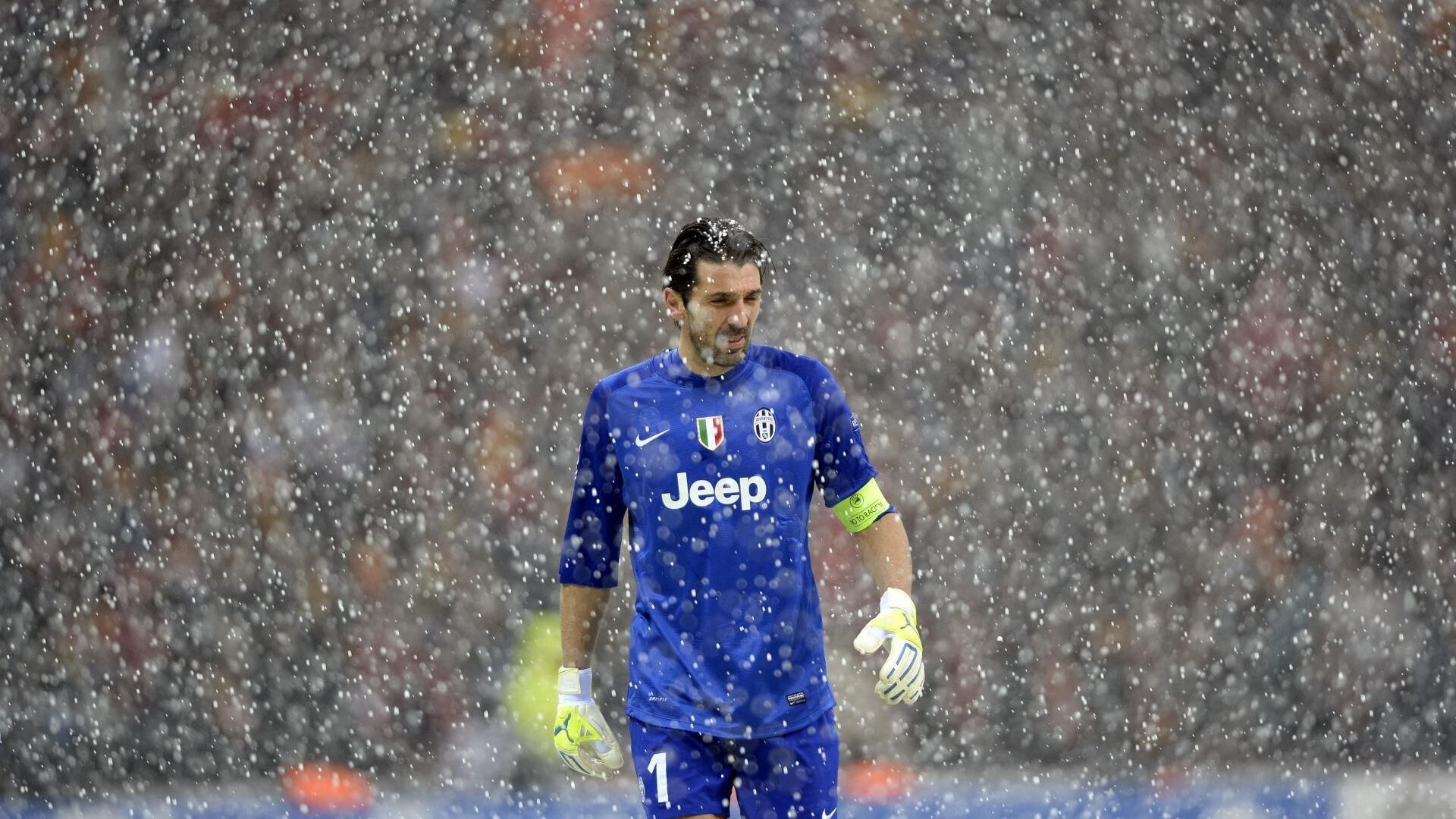 德甲焦点：冠军悬念加剧，拜仁还能稳居头把交椅？，拜仁几次德甲冠军